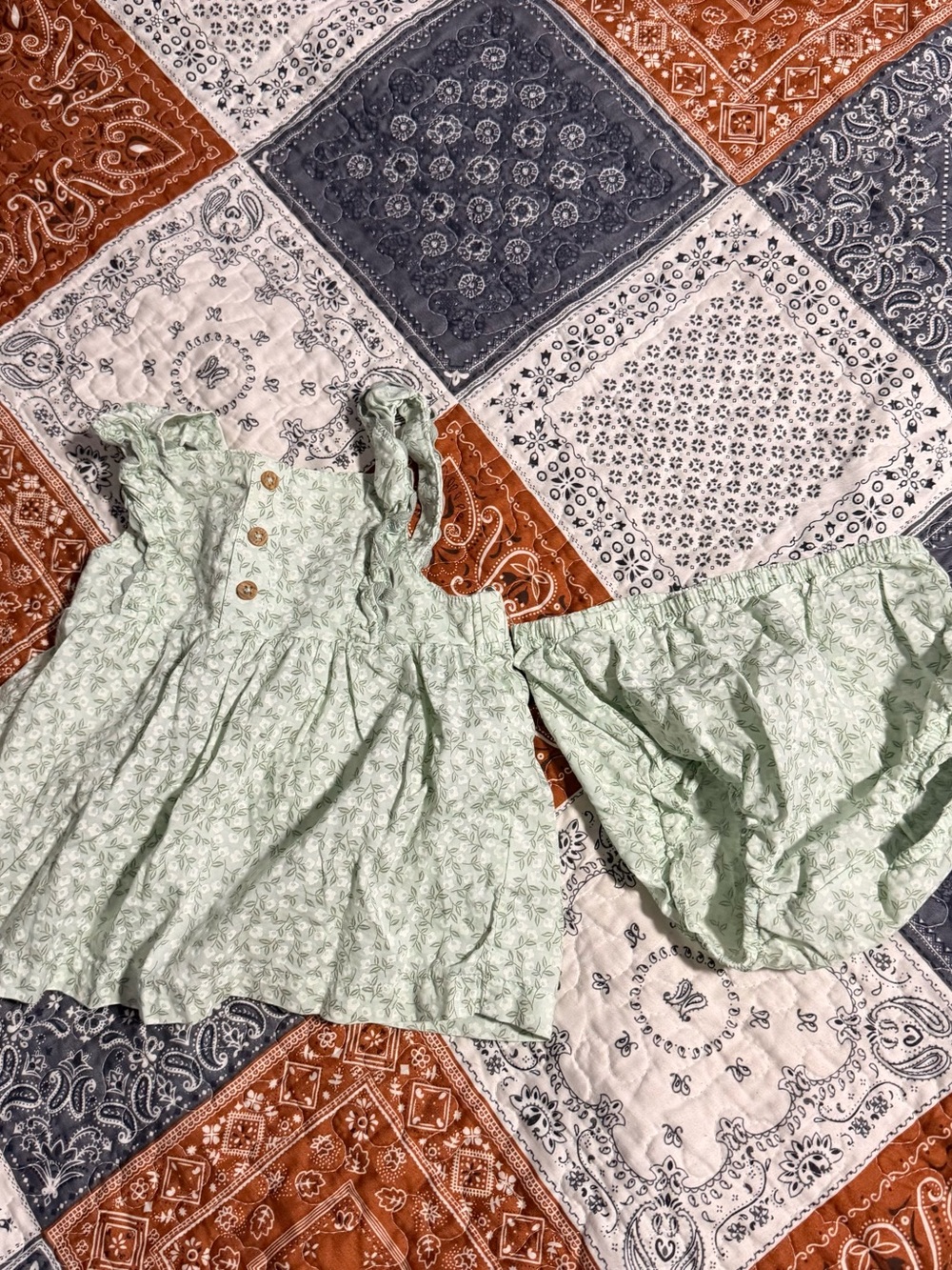 Carter’s Baby Girls Size 18 months Two Piece Dress Set Green Floral